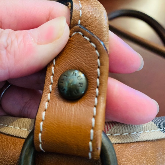 Authentic Burberry Tote - Picture 5 of 14